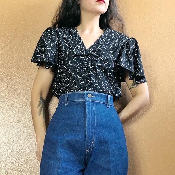 SOLD Vintage 80s Bow Tie Flutter Sleeve Blouse + Tiered Ruffle Skirt 2 Piece Set - Picture 2 of 5